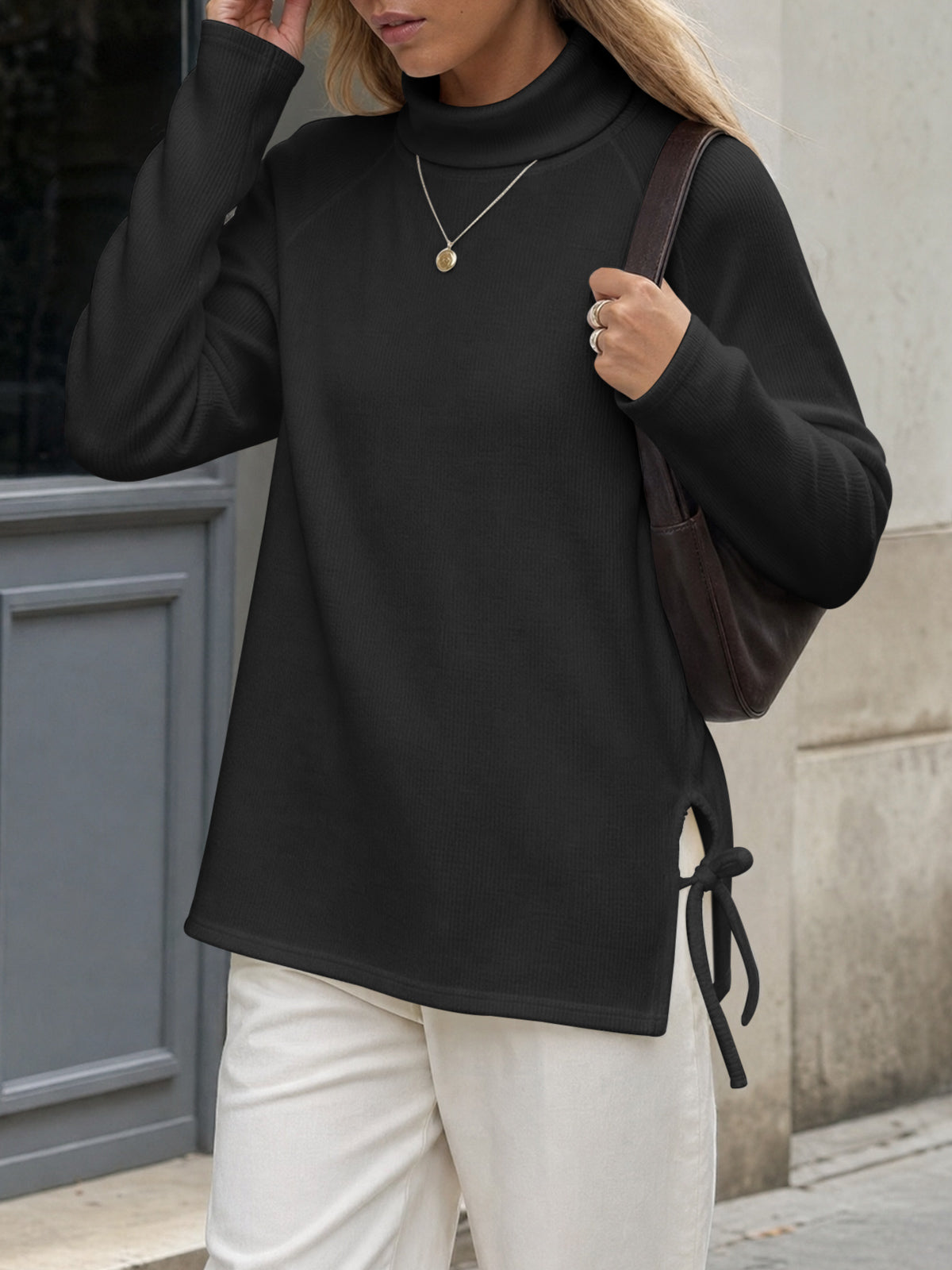 Women's Ribbed Knit Oversized Side-Slit Turtleneck Sweater – Black