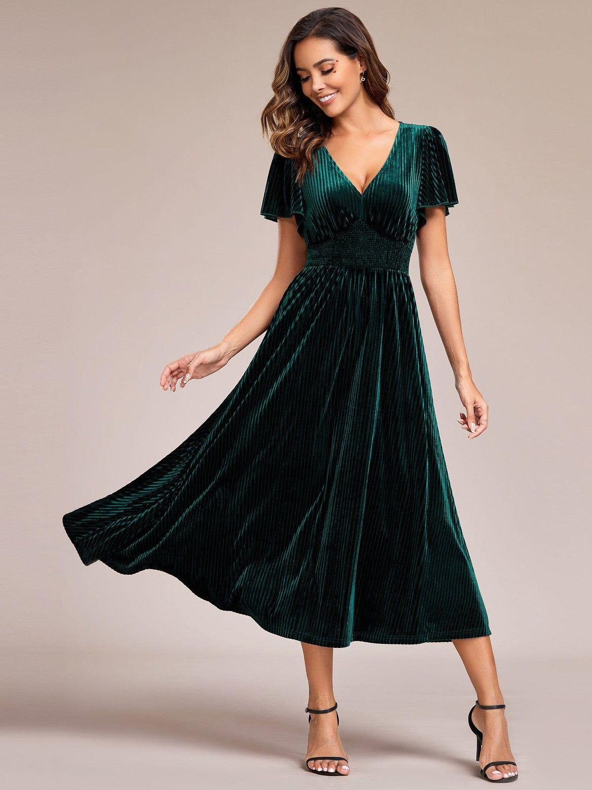 Women's Velvet Short Sleeve Defined-Waist V-Neck Midi Dress – Dark Green