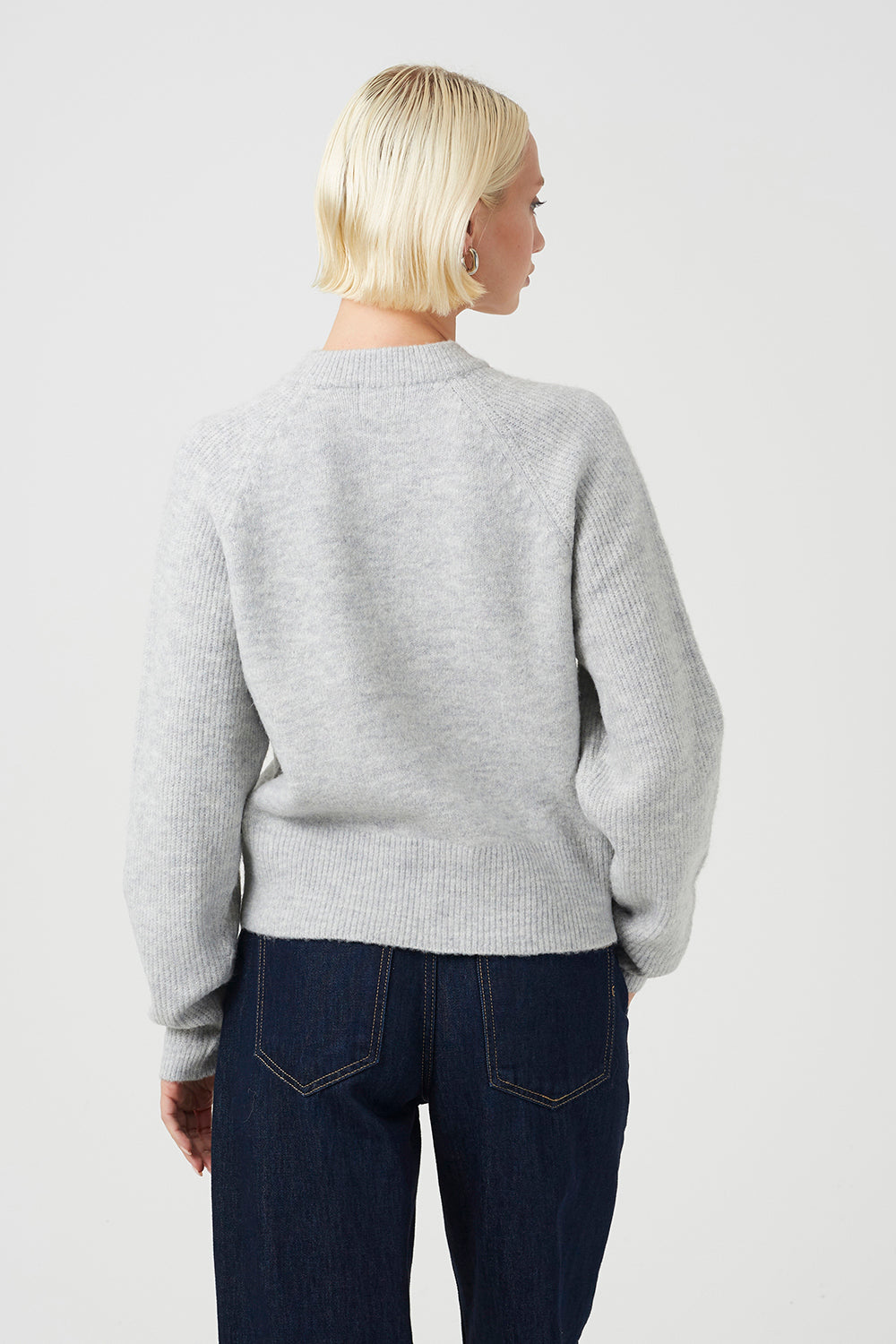 Women's Ribbed Knit Crew Neck Cardigan – detail